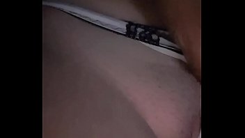 sa avec chatte chabine humide joue Getting your dick sucked is a welcome break gay video